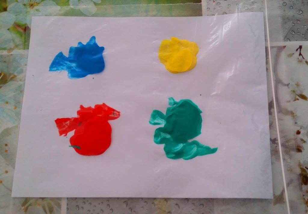 Activité bébé : Peinture « propre » selon la Pédagogie Montessori