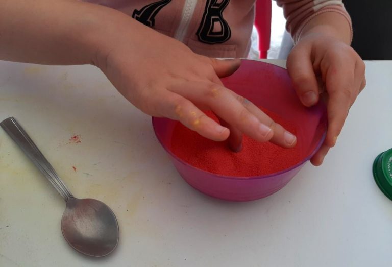 Facile, joli et créatif DIY sel coloré dès 3/4 ans Jeux et partage