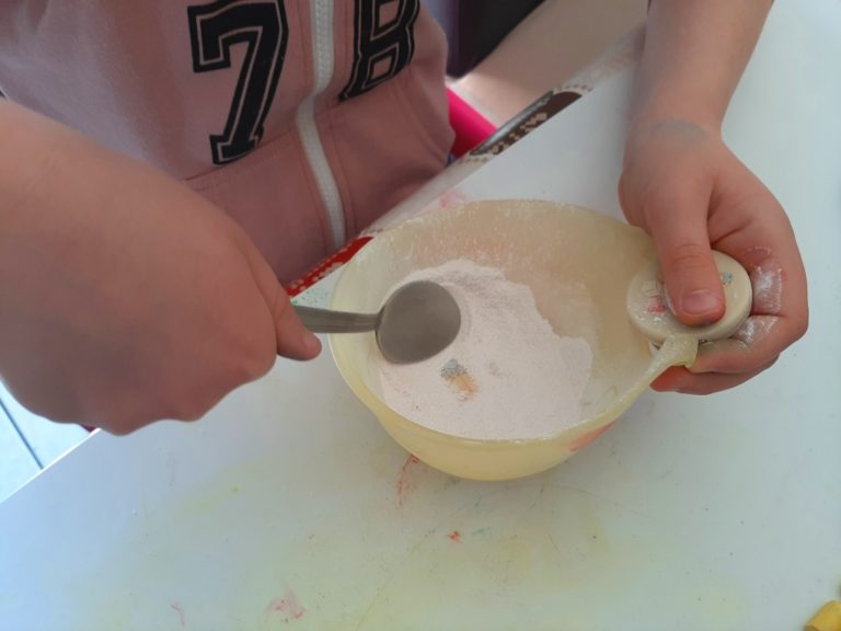 Facile, joli et créatif DIY sel coloré dès 3/4 ans Jeux et partage